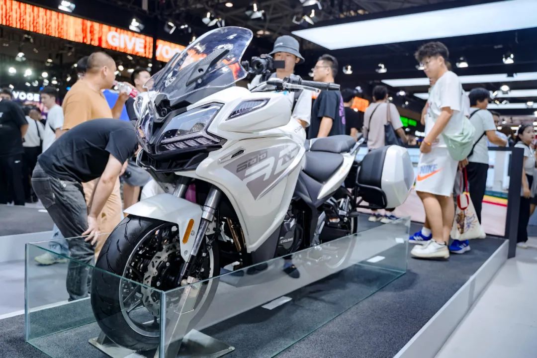 宗申这阵容太过庞大，四缸仿赛 RC680R 正式亮相！8850|小老婆汽機車資訊網