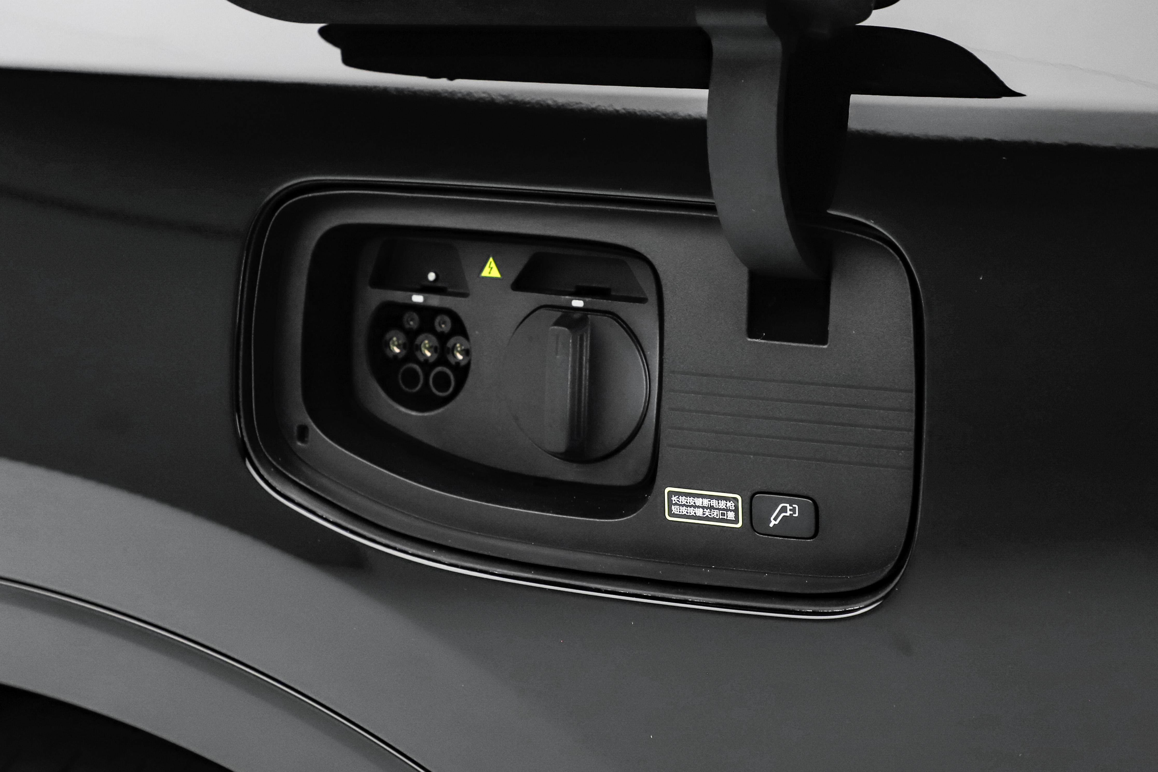 蔚来ES8空间表现评测_蔚来ES8 2026款六座行政签名版试驾_蔚来