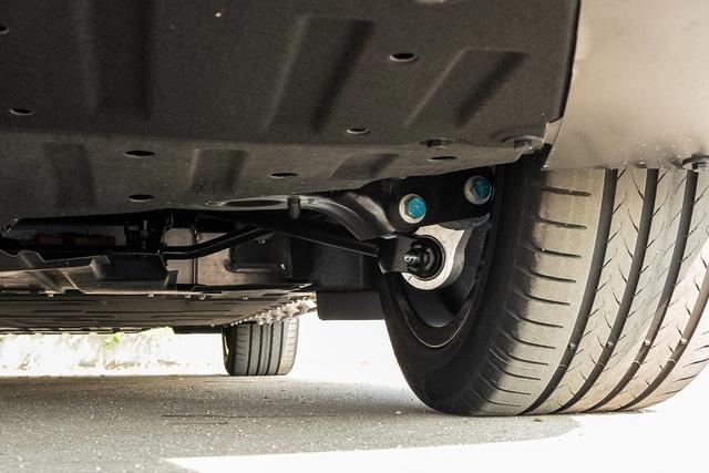 颜值智能操控三在线 东风奕派 eπ007+ 15 万级智美轿跑新选择