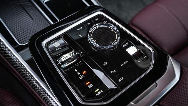 3.0T六缸也不怕国七排放？全新宝马7系技术解析