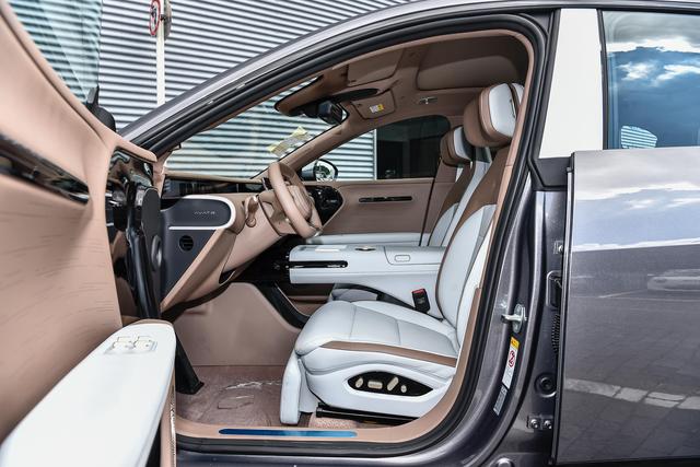 "入门即满配"，华为乾崑ADS 4+鸿蒙座舱，2026款阿维塔07