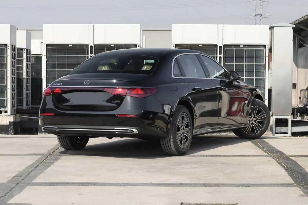 奔驰新e300l 驾驶模式c与e的区别_奔驰E级价格下降_E260L与E300L对比