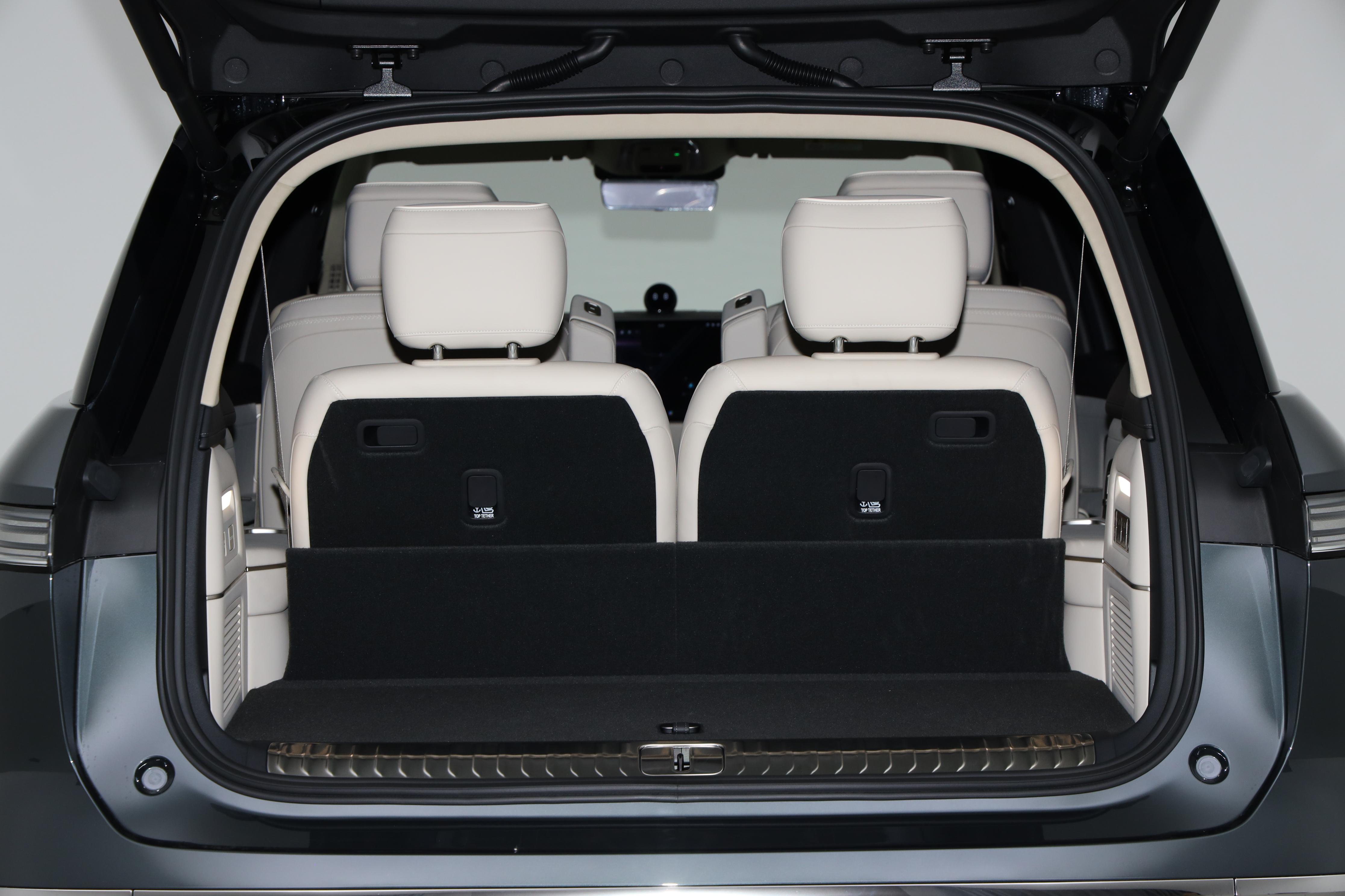 蔚来_蔚来ES8 2026款六座行政签名版试驾_蔚来ES8空间表现评测