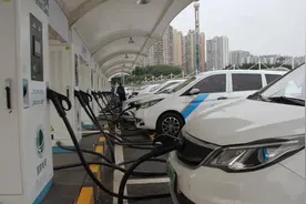 一坐电车就晕，为什么电车能量回收不改成踩刹车才回收？图片