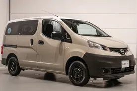 日产NV200新车型亮相，侧滑门，带客厅+床车模式，1.6L动力+四驱图片