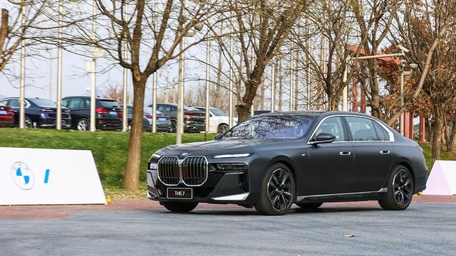 3.0T六缸也不怕国七排放？全新宝马7系技术解析