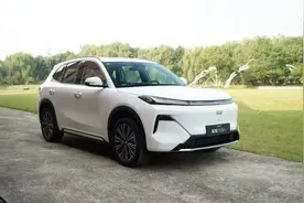 仅10万出头，一公里不到3毛，试驾吉利银河星舰7 EM-i图片