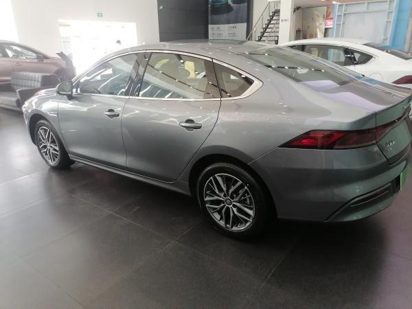 实拍体验比亚迪秦PLUS EV，纯电续航420km，家用首选车型