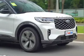 试驾福特探险者：标配2.3T+四缸，“陆上游艇”当之无愧图片