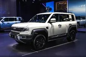 25万左右家用SUV新选择，能越野也智能，实拍方程豹豹5图片