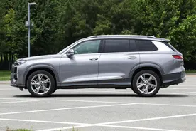 家里人口多，有必要买6/7座SUV，看看这两款车，舒适安全图片