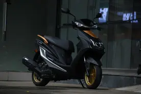 国产雅马哈劲战？售1.08万，林海五代目125：油耗2.5L，极速95km图片