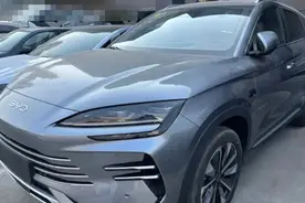 新款比亚迪宋PLUS到店，配置升级，售价较现款上涨约1万元图片