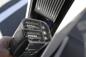 V4超充曝光，最高功率350kW！为何特斯拉不搞800V？图片