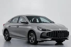 全新名爵MG5上市，6.59万起，买它还是吉利帝豪？图片