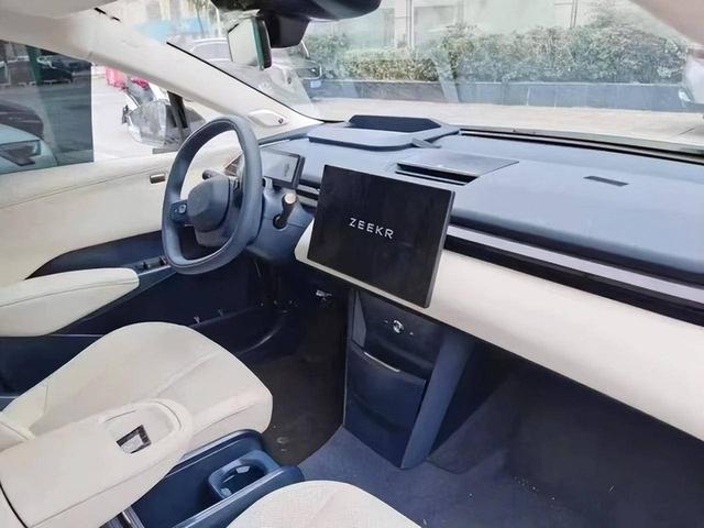 堪称A级SUV“性能天花板”，极氪X正式发布，定价20万能火吗？