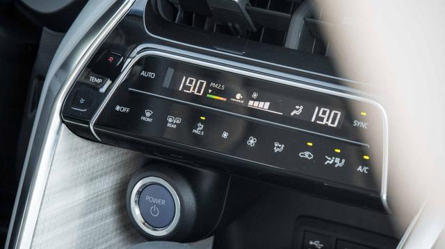 油价飙升的时代，要不要买辆混动车？试驾广汽丰田威飒