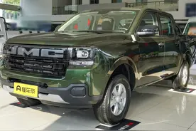 新车 | 2.5T柴油机+8AT/售10.48万元，新江铃宝典两驱短轴版到店图片