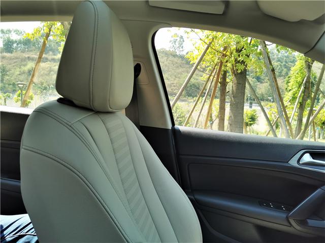 试驾东风标致新408，10.57万起标配1.6T+6AT，性价比到底有多高？