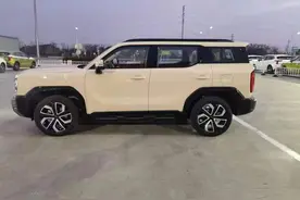 哈弗酷狗工厂现身，造型比大狗还帅气，内置三联屏，还带JVC音响图片