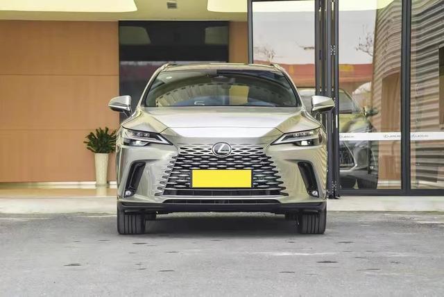 雷克萨斯RX PHEV：售价54.90万，搭载2.5L插混动力，可以考虑吗？