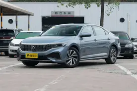 优惠3.6万，首付30%买1.4T+150马力的顶配版大众帕萨特PHEV如何图片