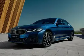 售价43.39万元起，2023款宝马5系上市，530Li车型动力降低图片