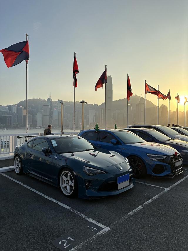 成功打卡“粤车南下”，终于把自己心爱的86开到香港街头！