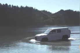 汽车原地掉头水上漂是花架子？比亚迪易四方技术，才是最实用的图片