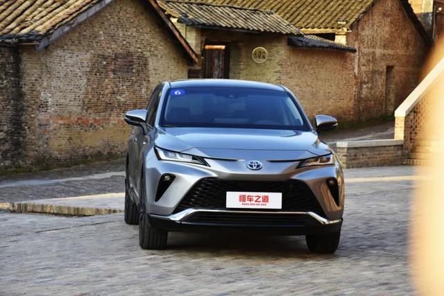 试驾：广汽丰田威飒，驾驶性更高级！