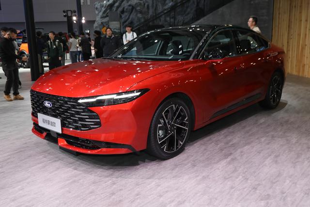 长安福特新款蒙迪欧亮相
