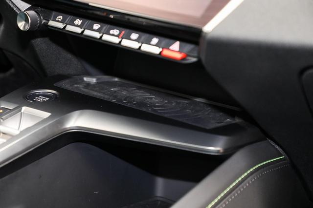 14.57万元起，定位跨界中型车，东风标致408X竞争力如何？