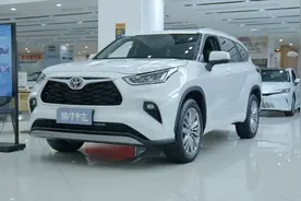 近半年卖3.8万台！探店2024款汉兰达：优惠4万，哪个版本最香？图片