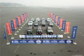 细节彰显品质 2023年度车型评测之中控材质对比图片