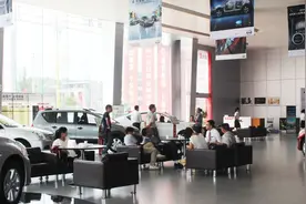 更换新车时，旧车“卖掉和置换”哪个划算？提前知道不会被坑图片