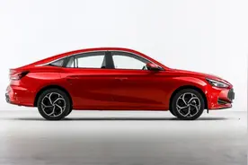 吊打轩逸帝豪，10万以内性能颜值最强车图片