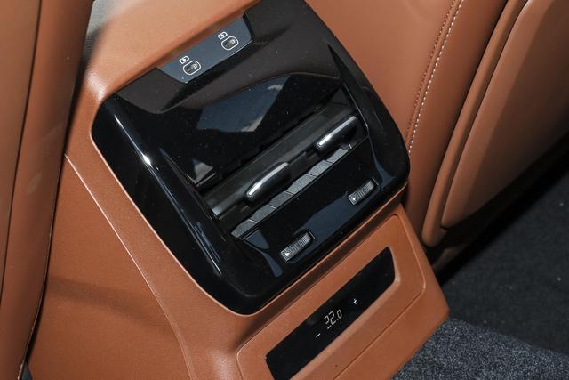 B级车选燃油还是新能源，奥迪A5L	，华为辅助加持的燃油车是真的香