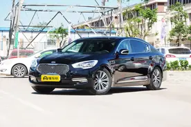 国际学校门口停起亚？曾和豪华品牌掰手腕，起亚K9是何方神圣？图片