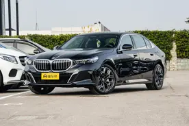 全新宝马5系：1月25日上市，主推287匹马力，预测起售价43.9万元图片