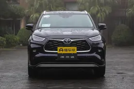 丰田汉兰达：起售25.88万，2022款全系混动，解析顶配车型！图片