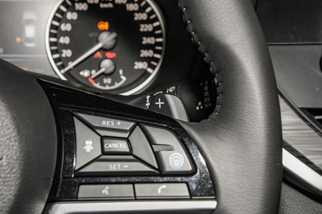 公认的舒适王！车长超4米9+祖传“大沙发”，日产天籁该怎么选？