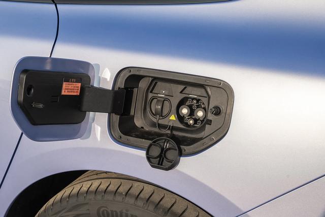 颜值智能操控三在线 东风奕派 eπ007+ 15 万级智美轿跑新选择