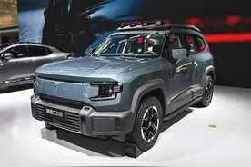 要四驱 还是要空悬 亦或全都要 深蓝G318哪款配置值得买？图片