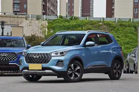 瑞虎5x加装后车门喇叭，进一步提升整车的音响效果！图片