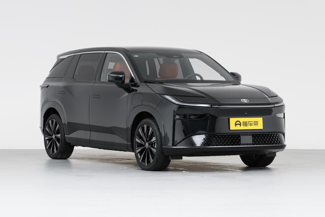 连续两月销量破万，扒开表面看看广汽丰田铂智 3X里边的料