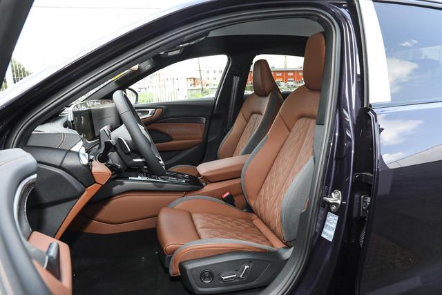 B级车选燃油还是新能源	，奥迪A5L，华为辅助加持的燃油车是真的香