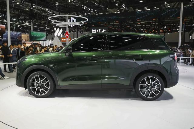 零跑A10广州车展亮相，十万级比同级大一圈，还全系标配激光雷达