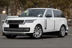 售价百万，配48V轻混系统，空悬加持，静态体验2025款路虎揽胜图片