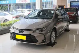 10.98万起售，配前后独立悬挂，百公里油耗5.5L，详解丰田卡罗拉图片