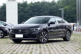 新款帕萨特330TSI 星空精英版：外观好看，空间宽敞，配2.0T发动机图片